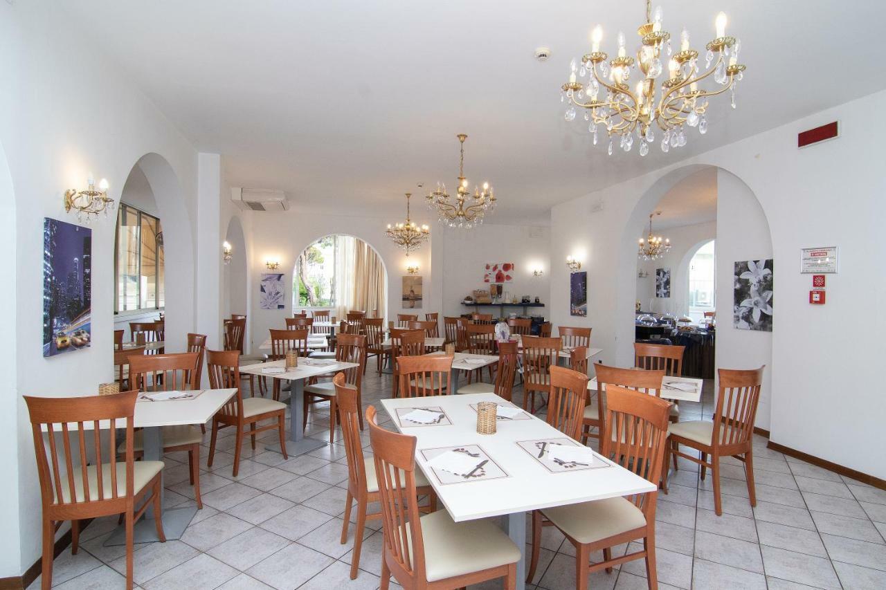 Hotel Napoleon Riccione Zewnętrze zdjęcie